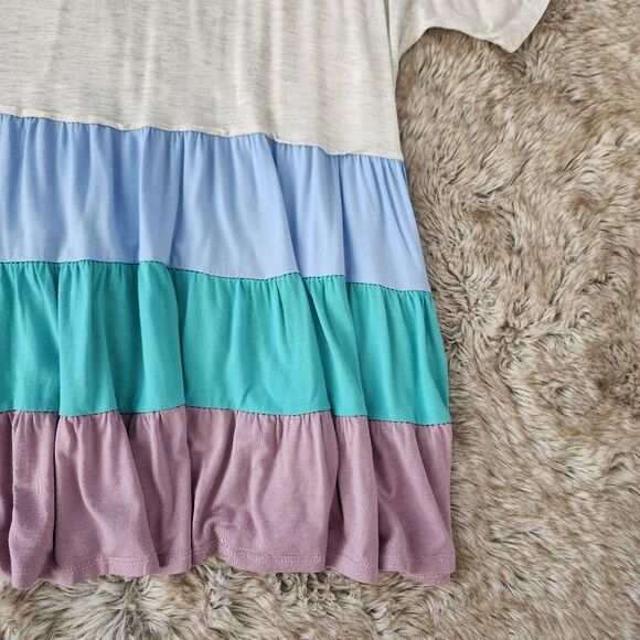 143 Story Short Sleeve Colorful Tiered Tunic Top Gray Women's Size Large - Picture 4 of 8